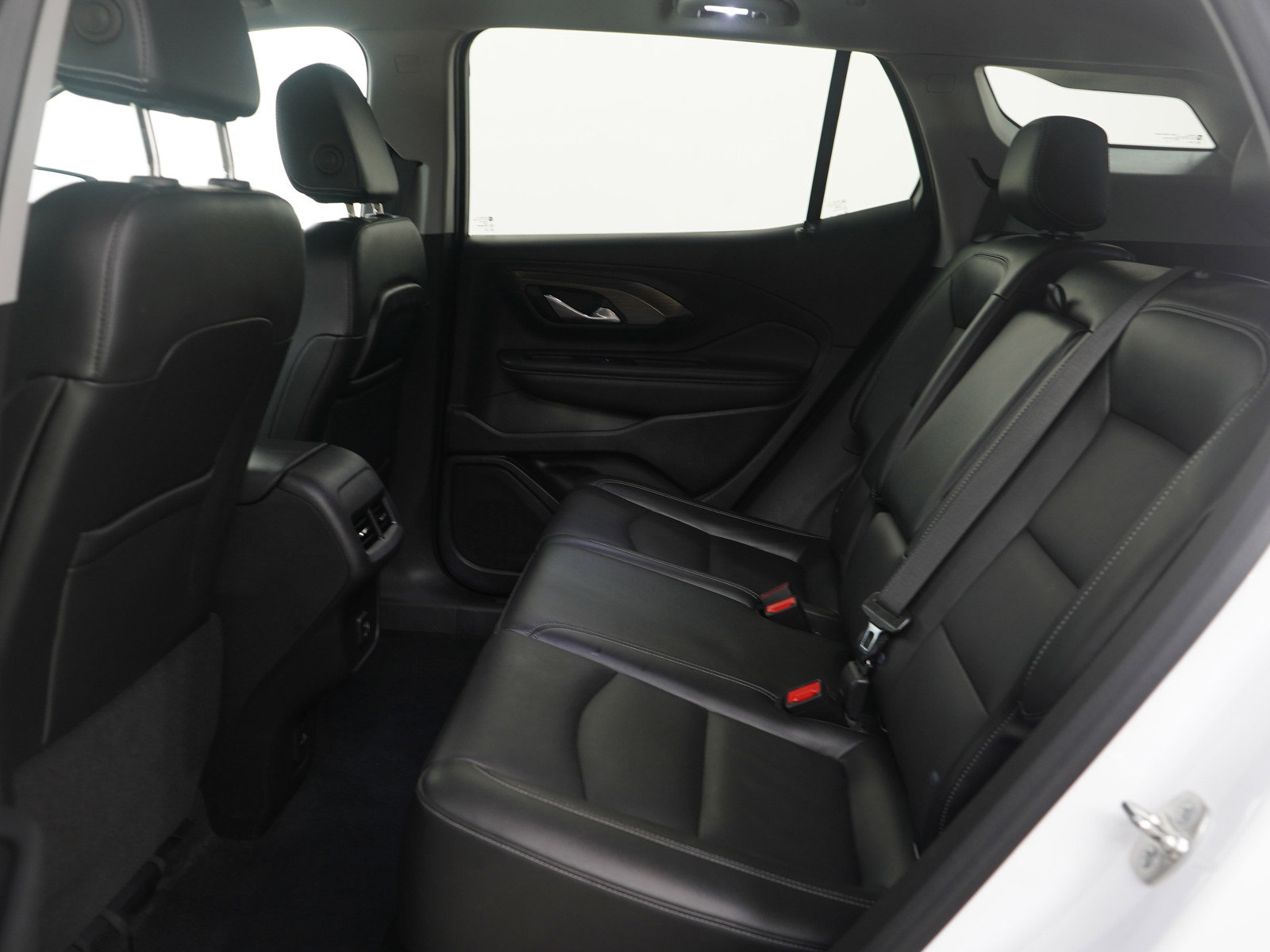 Used 2024 GMC Terrain SLT image 15