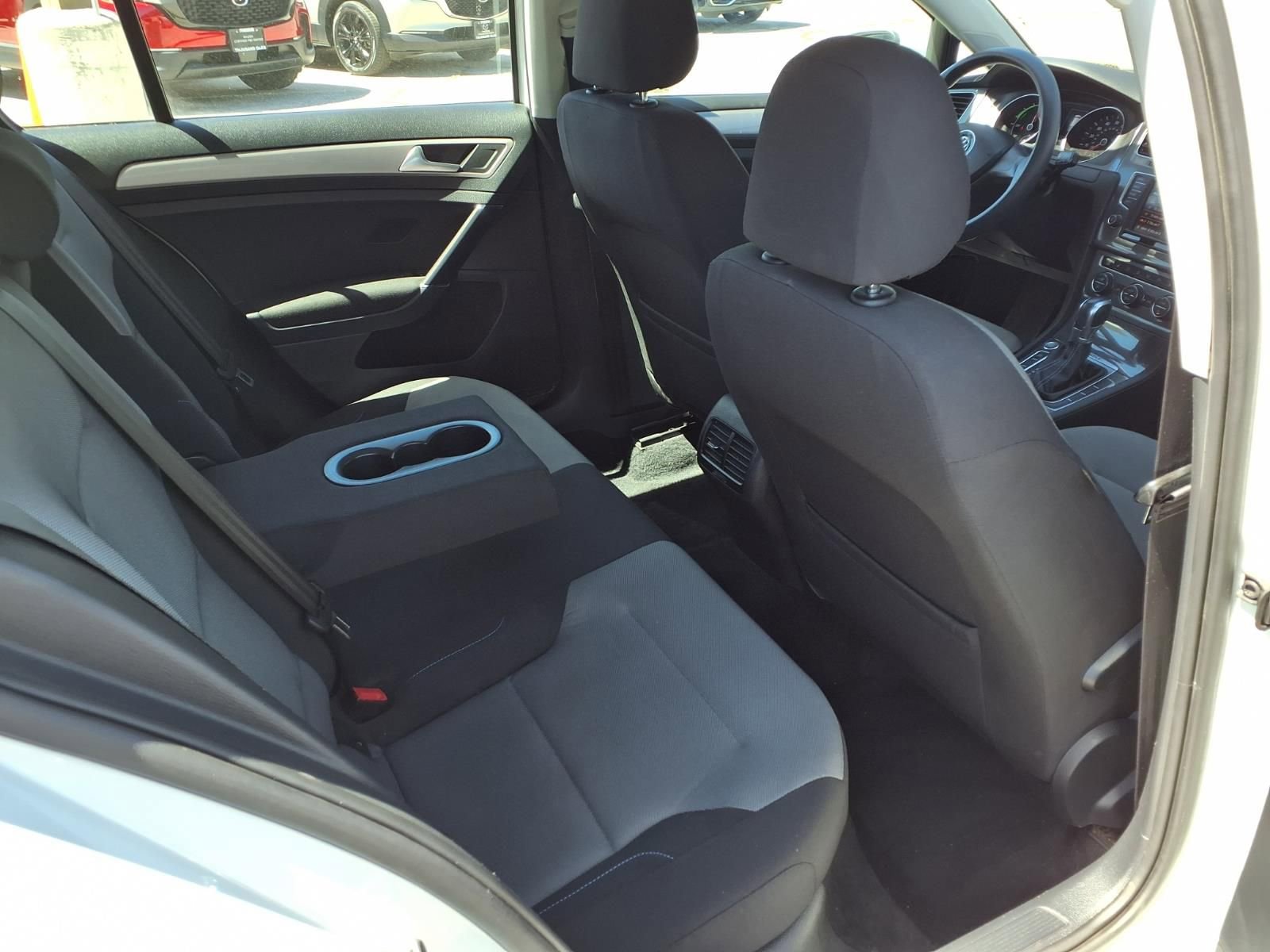 Used 2016 Volkswagen e-Golf SE w/ DC Fast Charging Package FWD image 21