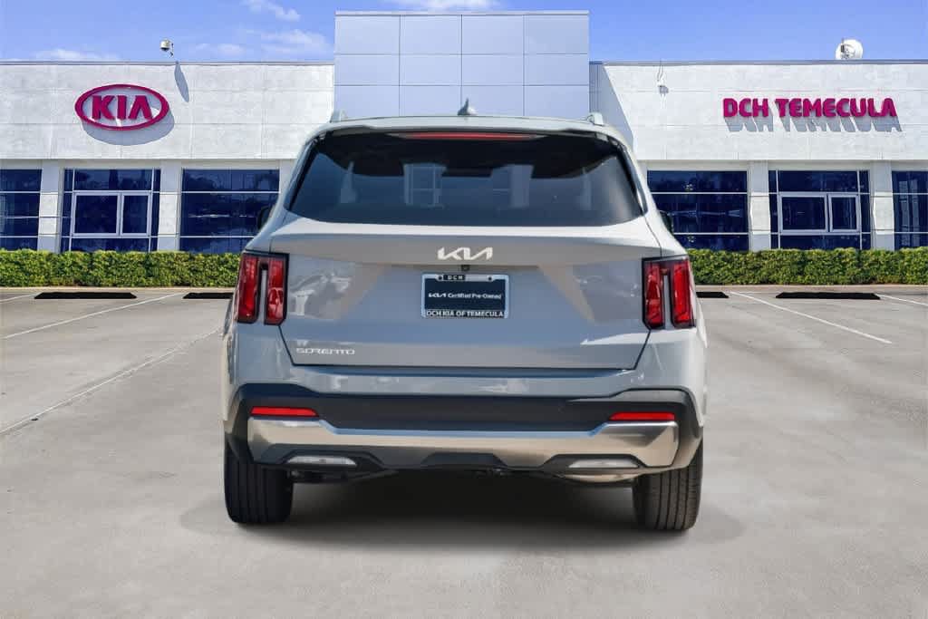 Certified 2025 Kia Sorento S w/ Panoramic Sunroof Package FWD image 5