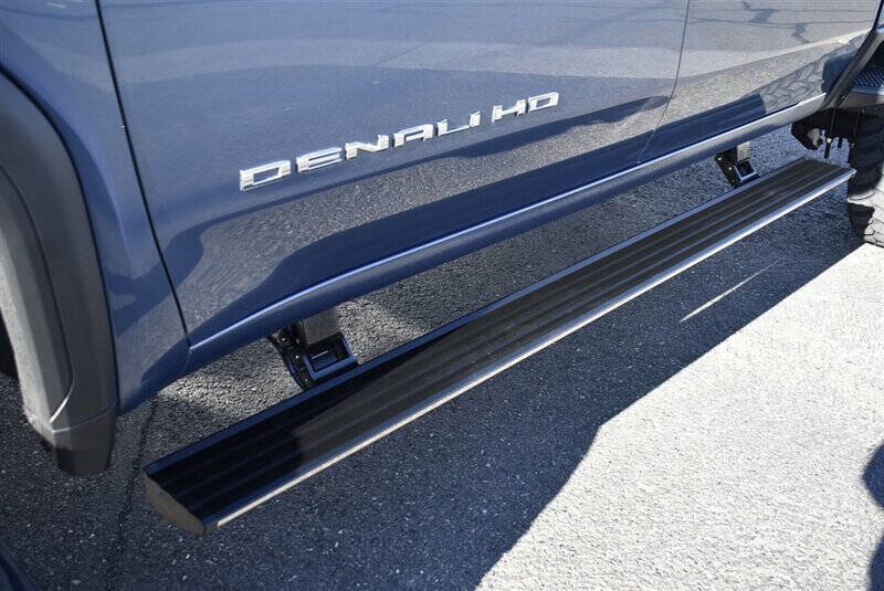 Used 2025 GMC Sierra 3500 Denali Ultimate image 13