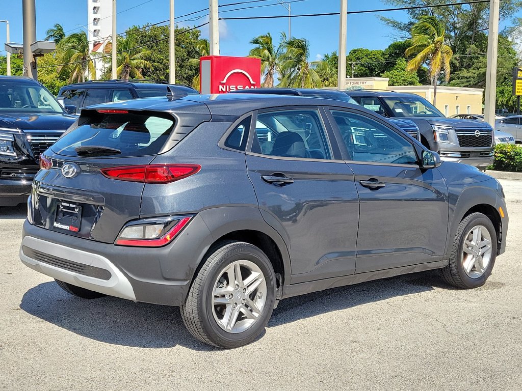 Used 2022 Hyundai Kona SE w/ Cargo Package FWD image 8