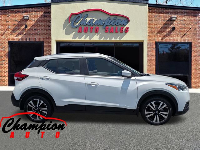 Used 2019 Nissan Kicks SV FWD image 3