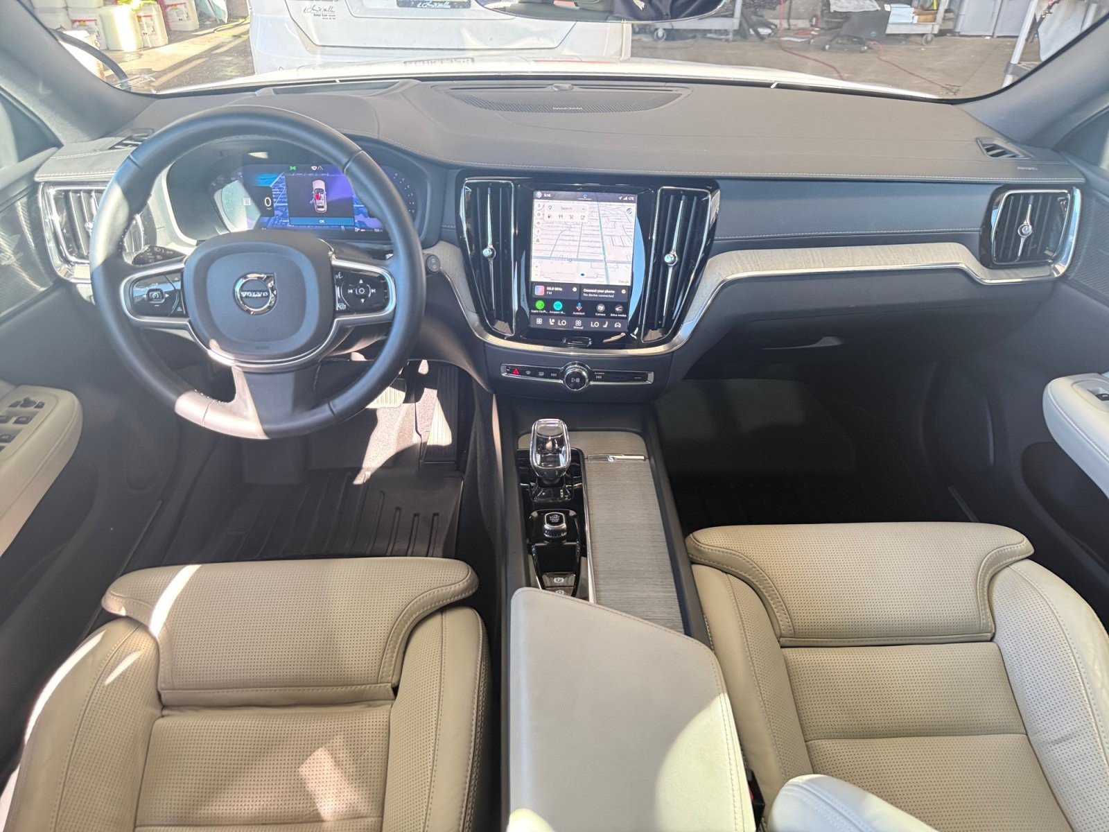 Used 2025 Volvo V60 B5 Cross Country Ultra AWD/4WD image 29