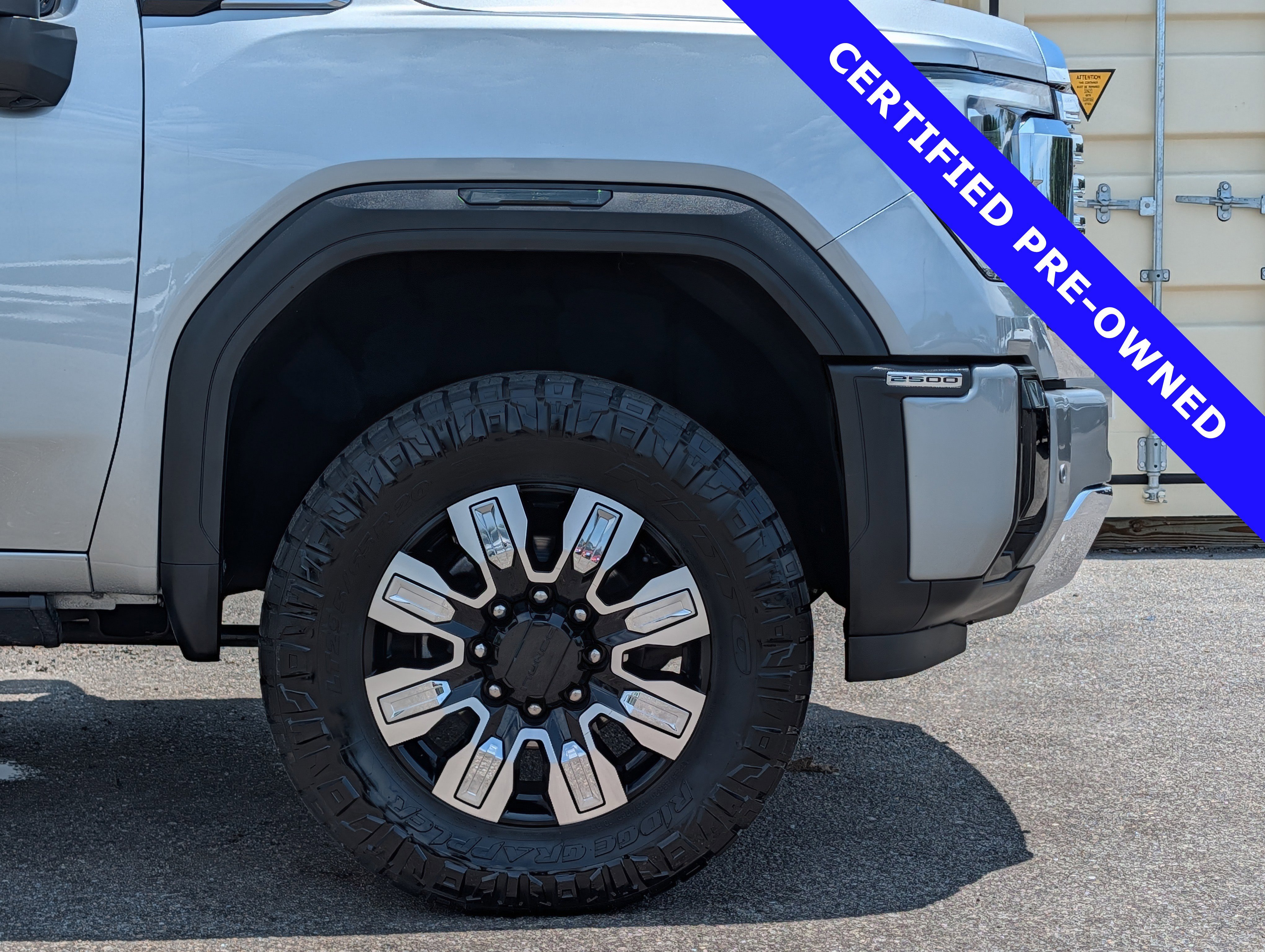 Used 2024 GMC Sierra 2500 Denali w/ Denali Reserve Package AWD/4WD image 11