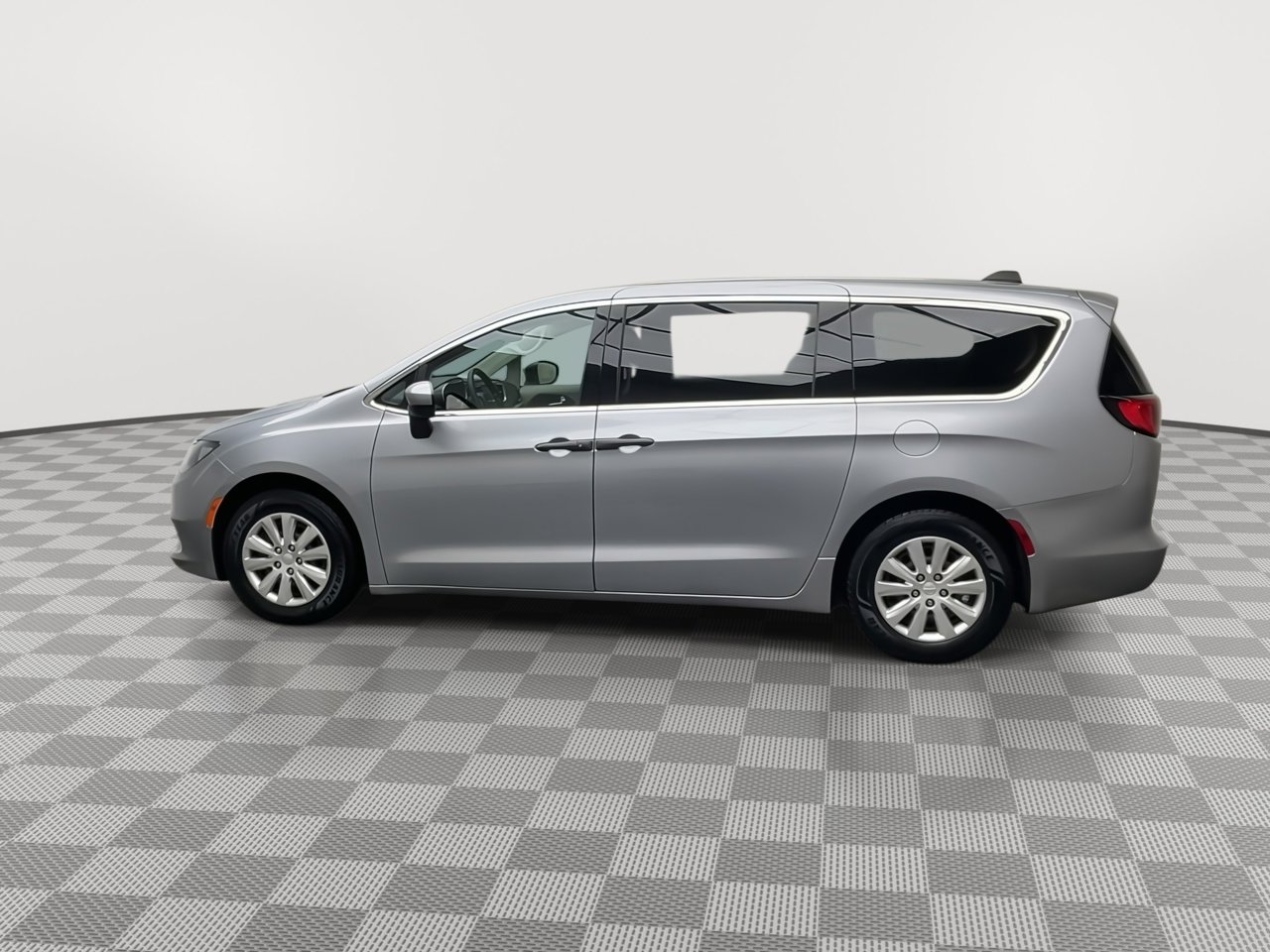Used 2021 Chrysler Voyager L image 30