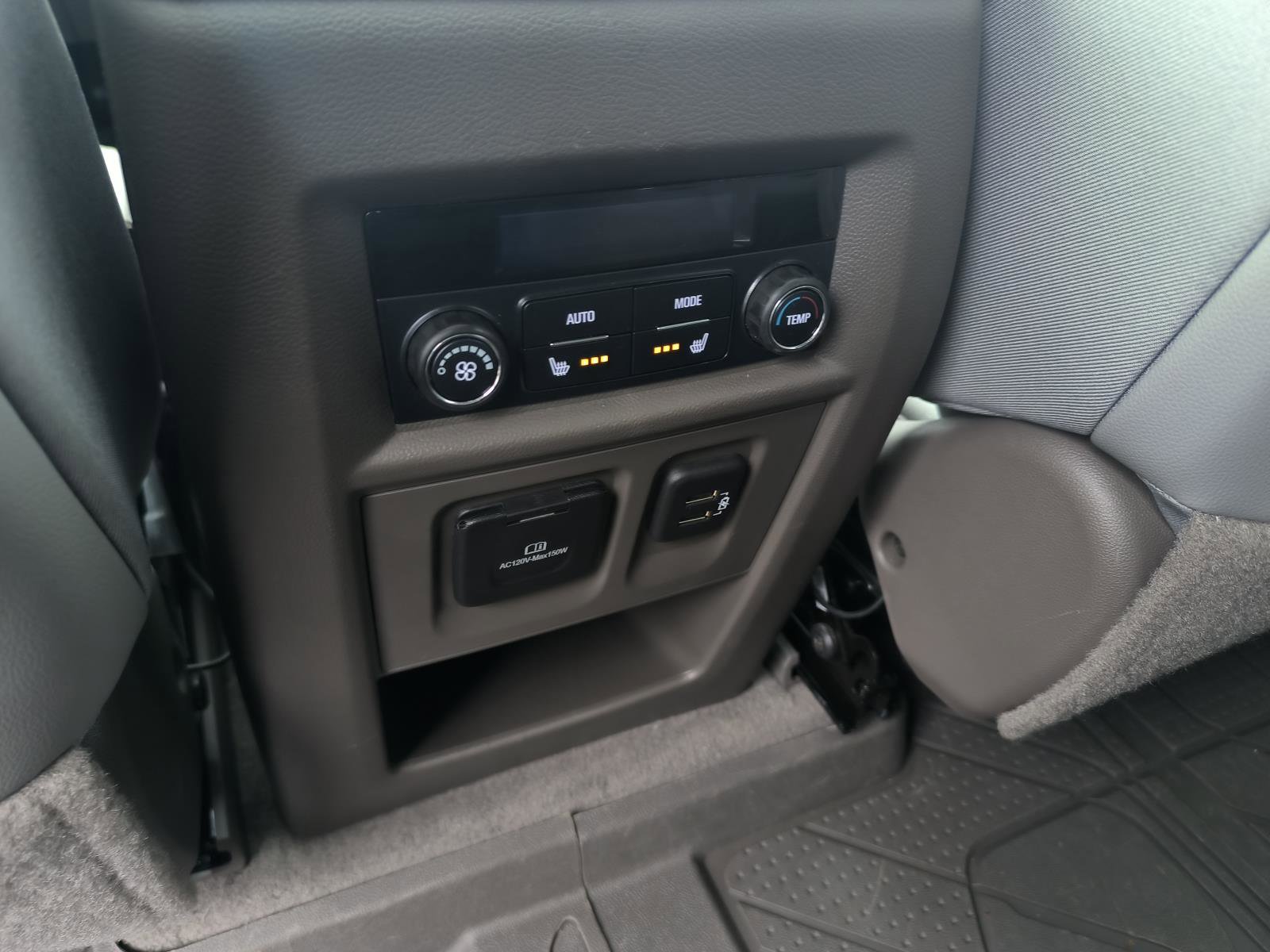 Used 2021 Chevrolet Traverse Premier FWD image 16