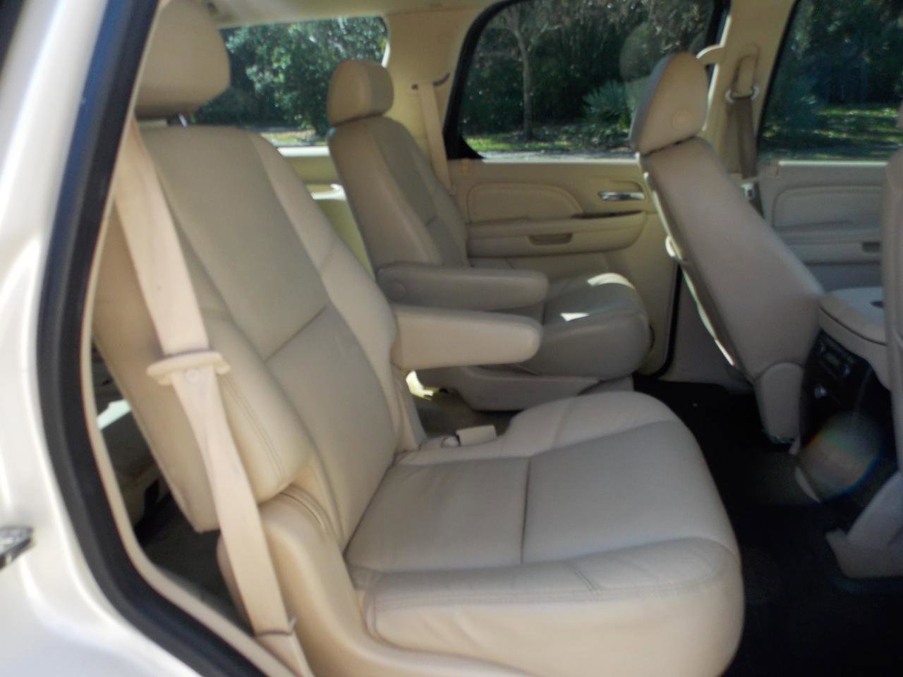 Used 2007 Cadillac Escalade 2WD w/ Information Package image 19