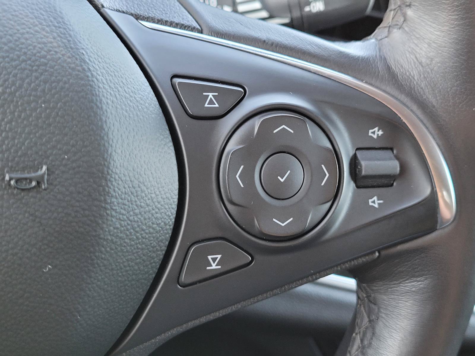 Used 2021 Buick Enclave Avenir w/ Avenir Technology Package FWD image 8