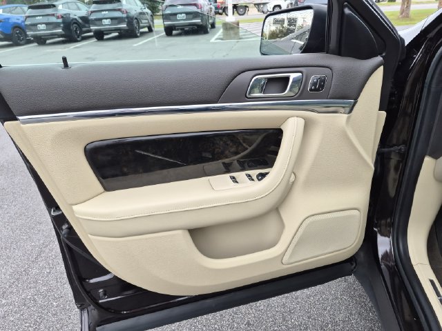 Used 2013 Lincoln MKS FWD image 9