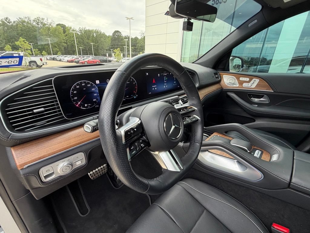 Used 2024 Mercedes-Benz GLS 580 4MATIC image 14