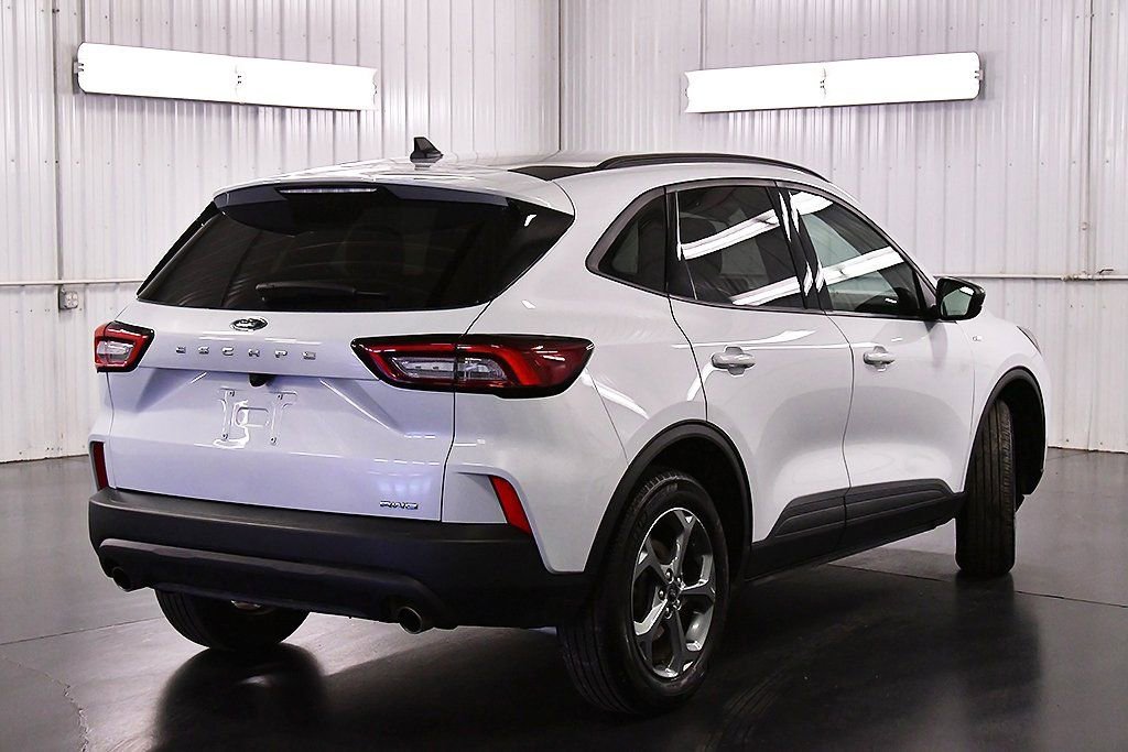 Used 2025 Ford Escape ST-Line AWD/4WD image 7