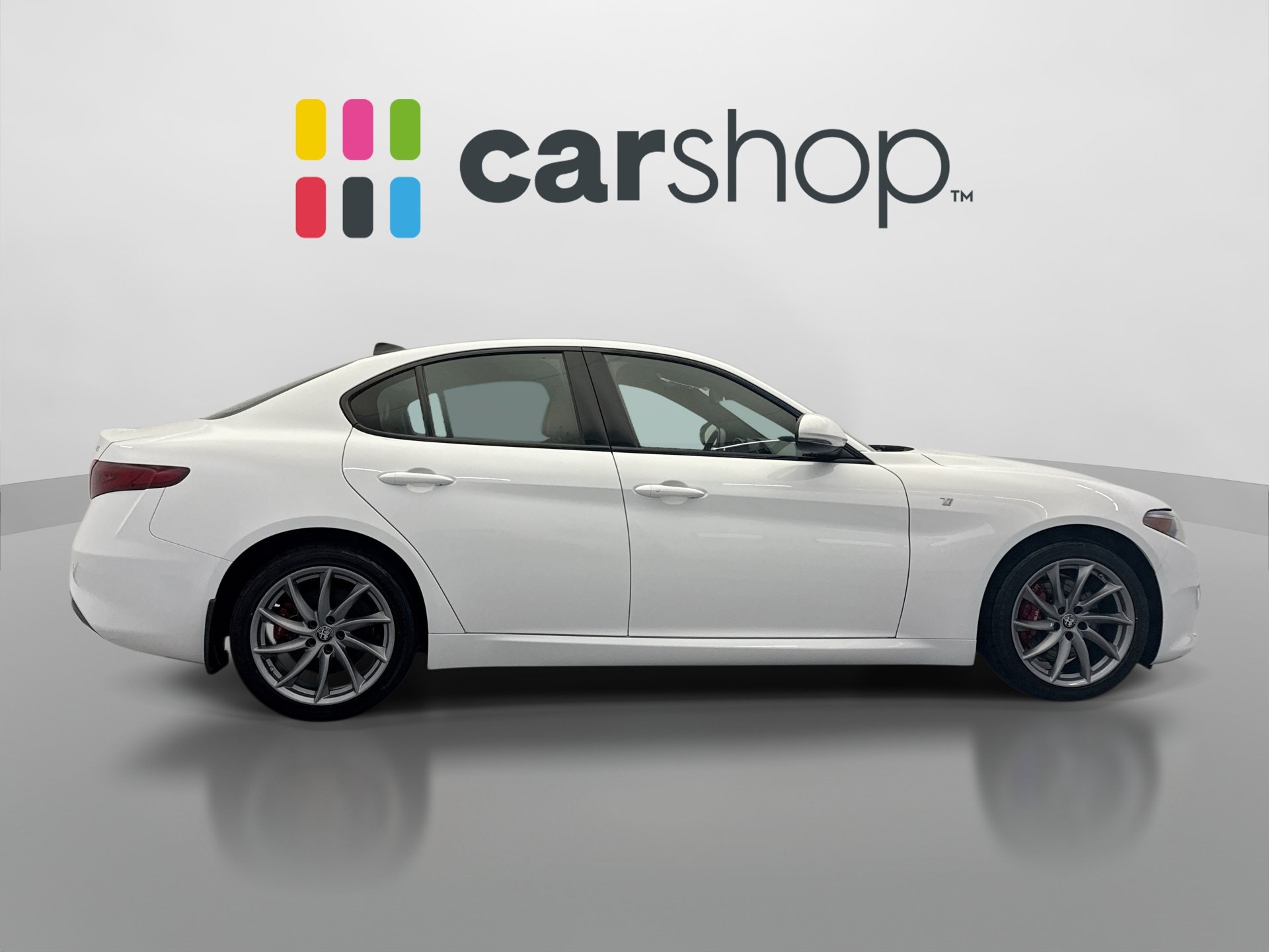 Used 2022 Alfa Romeo Giulia Ti AWD/4WD image 6