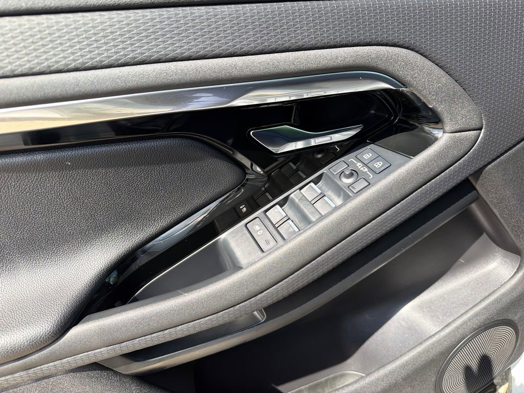 Used 2023 Land Rover Range Rover Evoque S AWD/4WD image 35