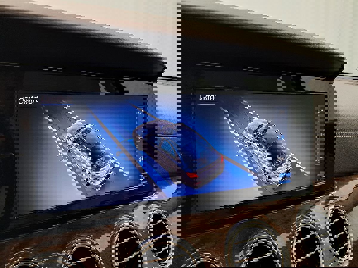 Used 2018 Mercedes-Benz E 300 4MATIC image 32