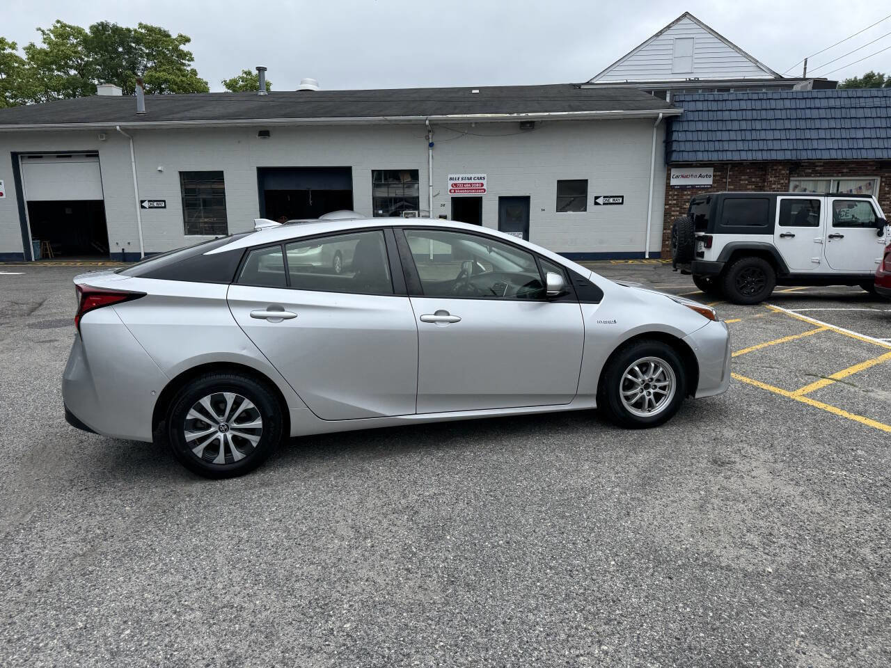 Used 2019 Toyota Prius LE AWD/4WD image 9