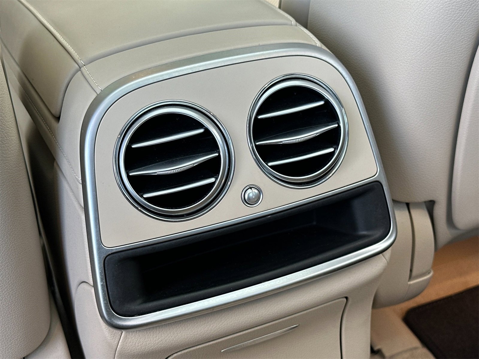 Used 2018 Mercedes-Benz S 560 Sedan image 13