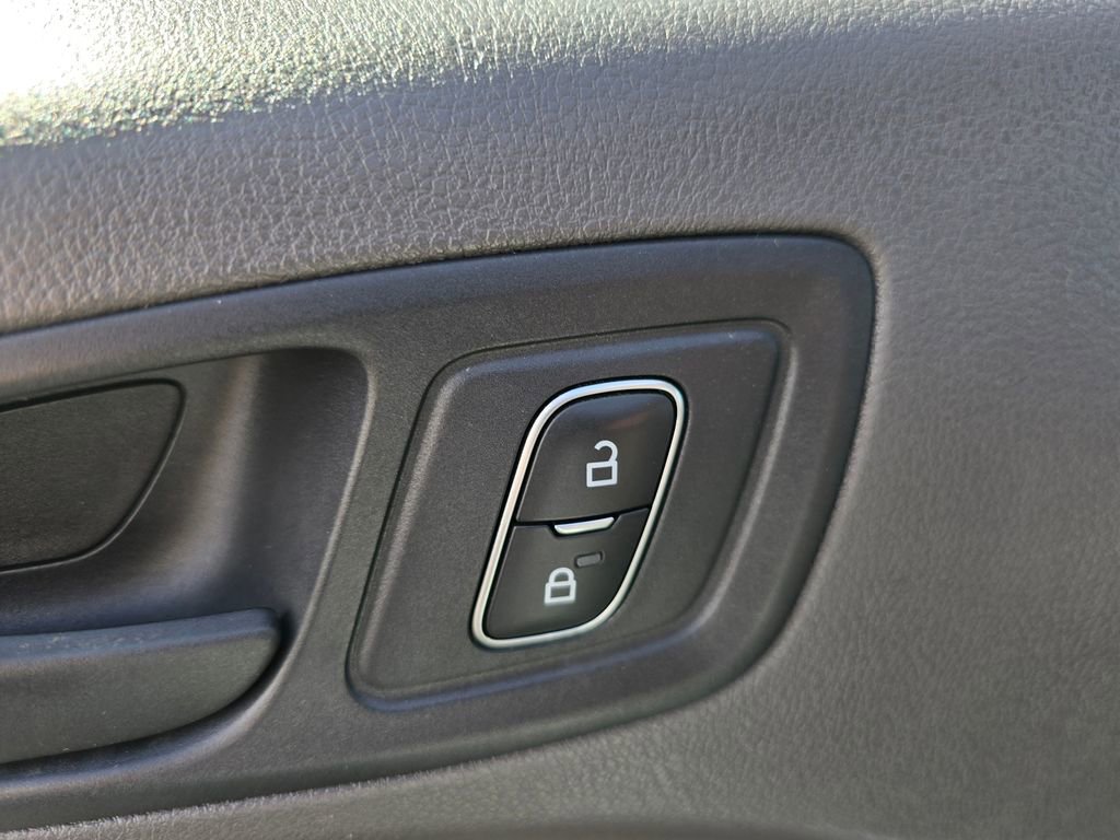 Used 2020 Ford Transit Connect XL image 17