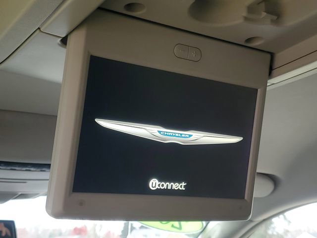 Used 2014 Chrysler Town & Country Touring-L image 34