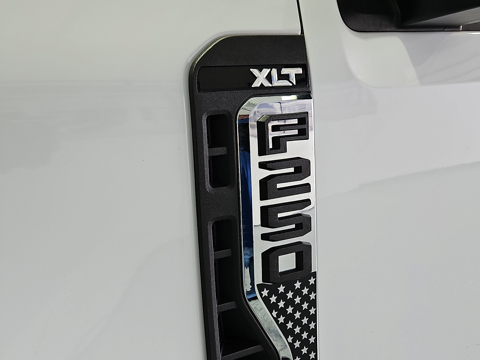 Used 2024 Ford F250 XLT w/ FX4 Off-Road Package AWD/4WD image 5