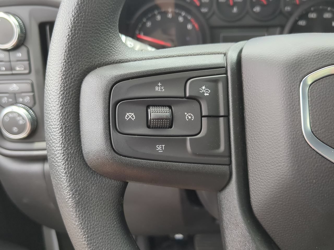 New 2025 GMC Sierra 1500 Pro AWD/4WD image 32