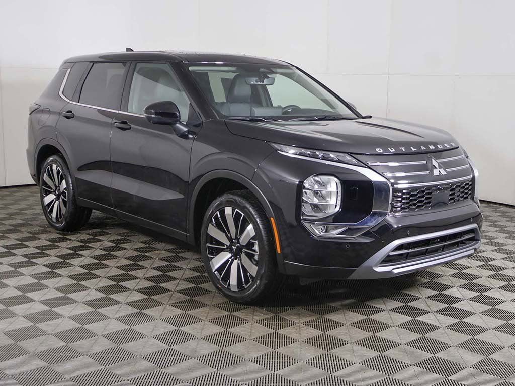 New 2026 Mitsubishi Outlander SE image 2