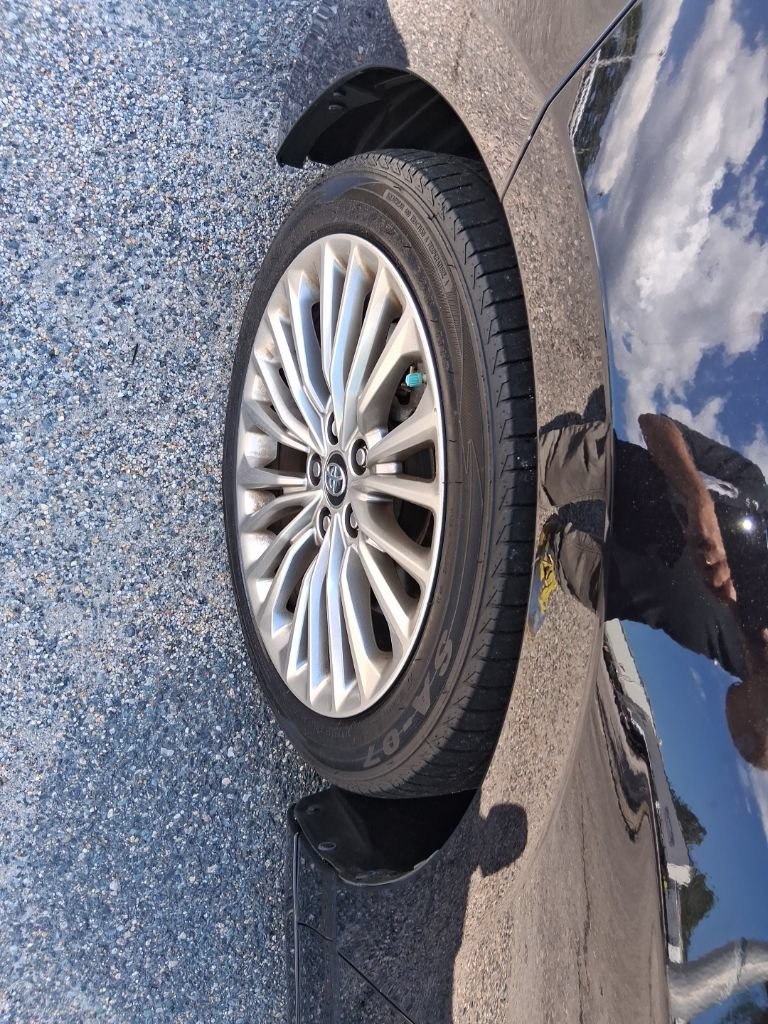 Used 2019 Toyota Avalon Limited FWD image 7