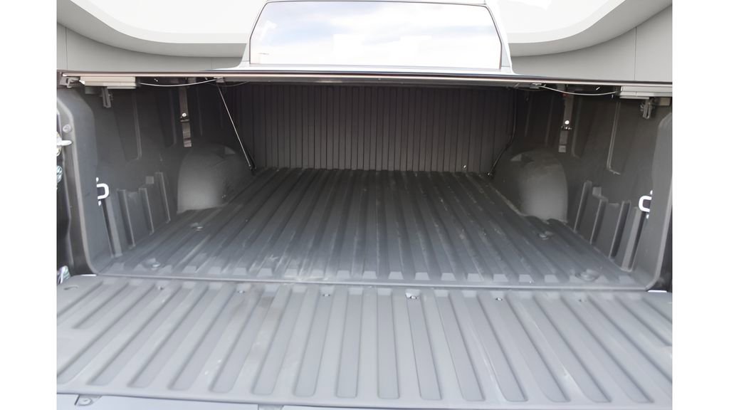 Used 2024 Toyota Tundra Limited AWD/4WD image 21