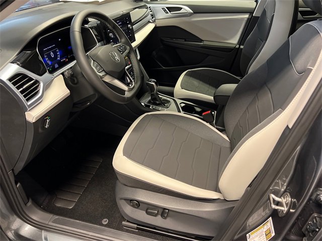 New 2026 Volkswagen Taos SE image 6