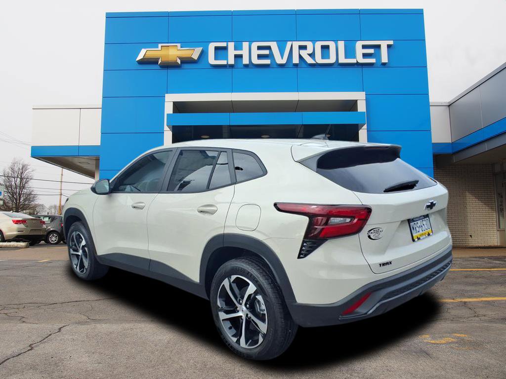 New 2026 Chevrolet Trax RS w/ Driver Confidence Package image 4