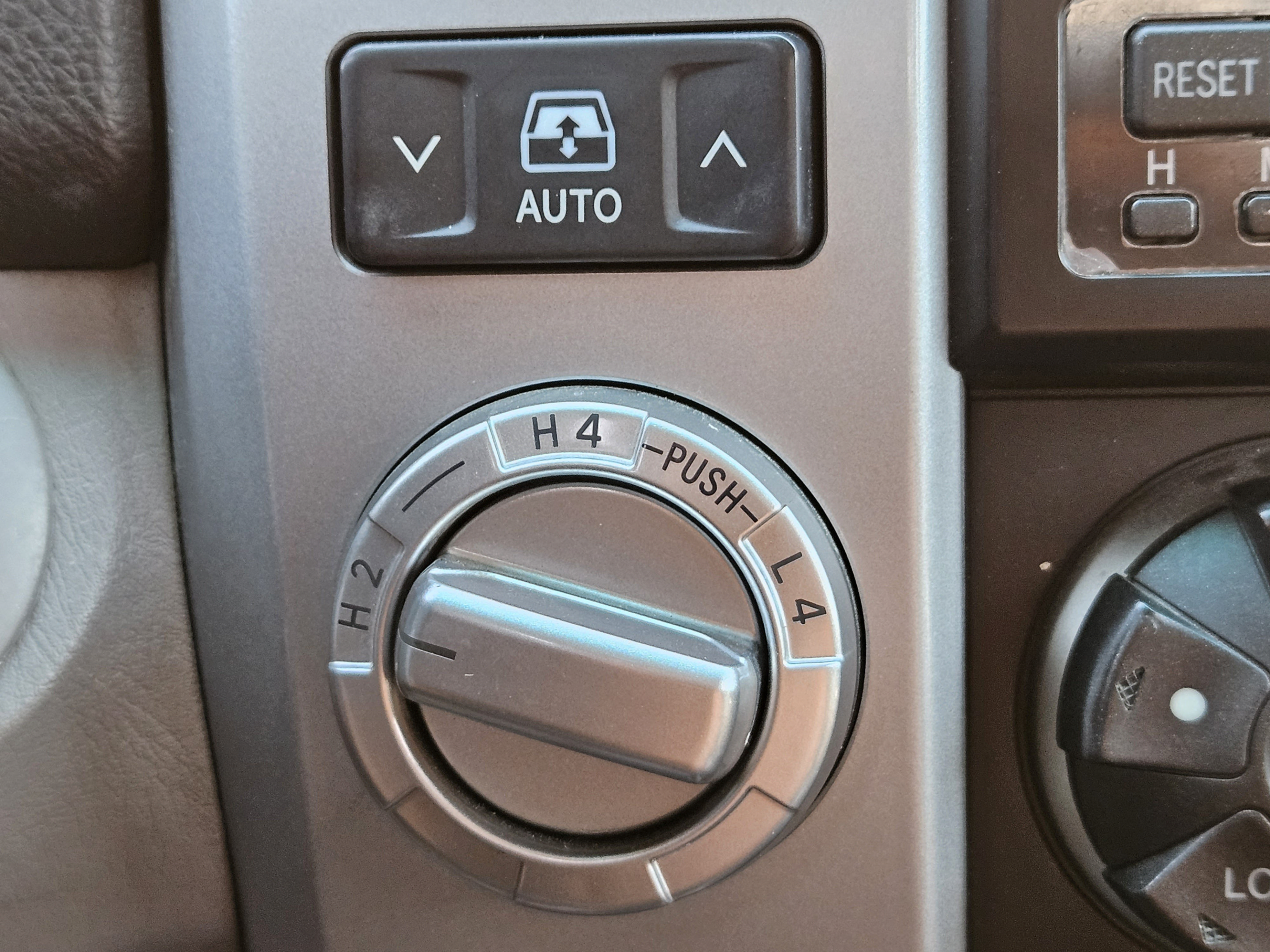Used 2007 Toyota 4Runner SR5 AWD/4WD image 18