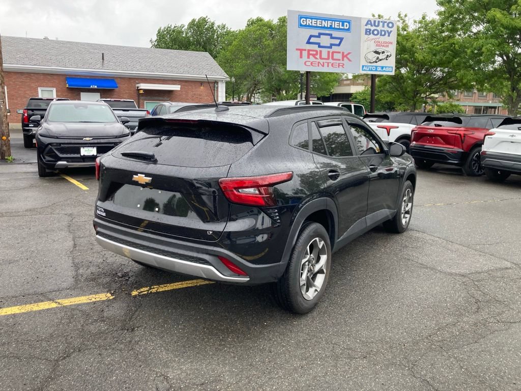 Used 2025 Chevrolet Trax LT FWD image 22
