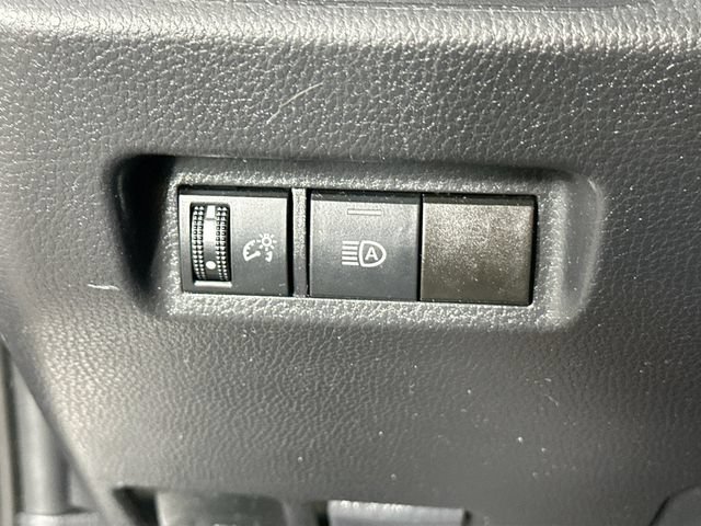 Used 2021 Toyota RAV4 LE AWD/4WD image 20