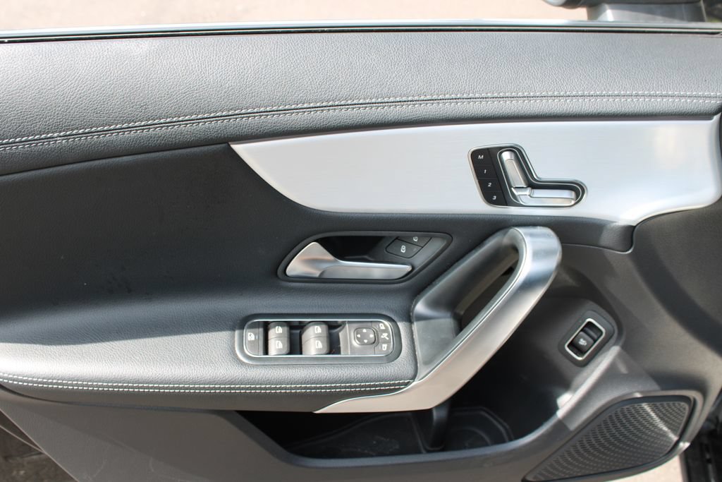 Used 2025 Mercedes-Benz CLA 250 image 12