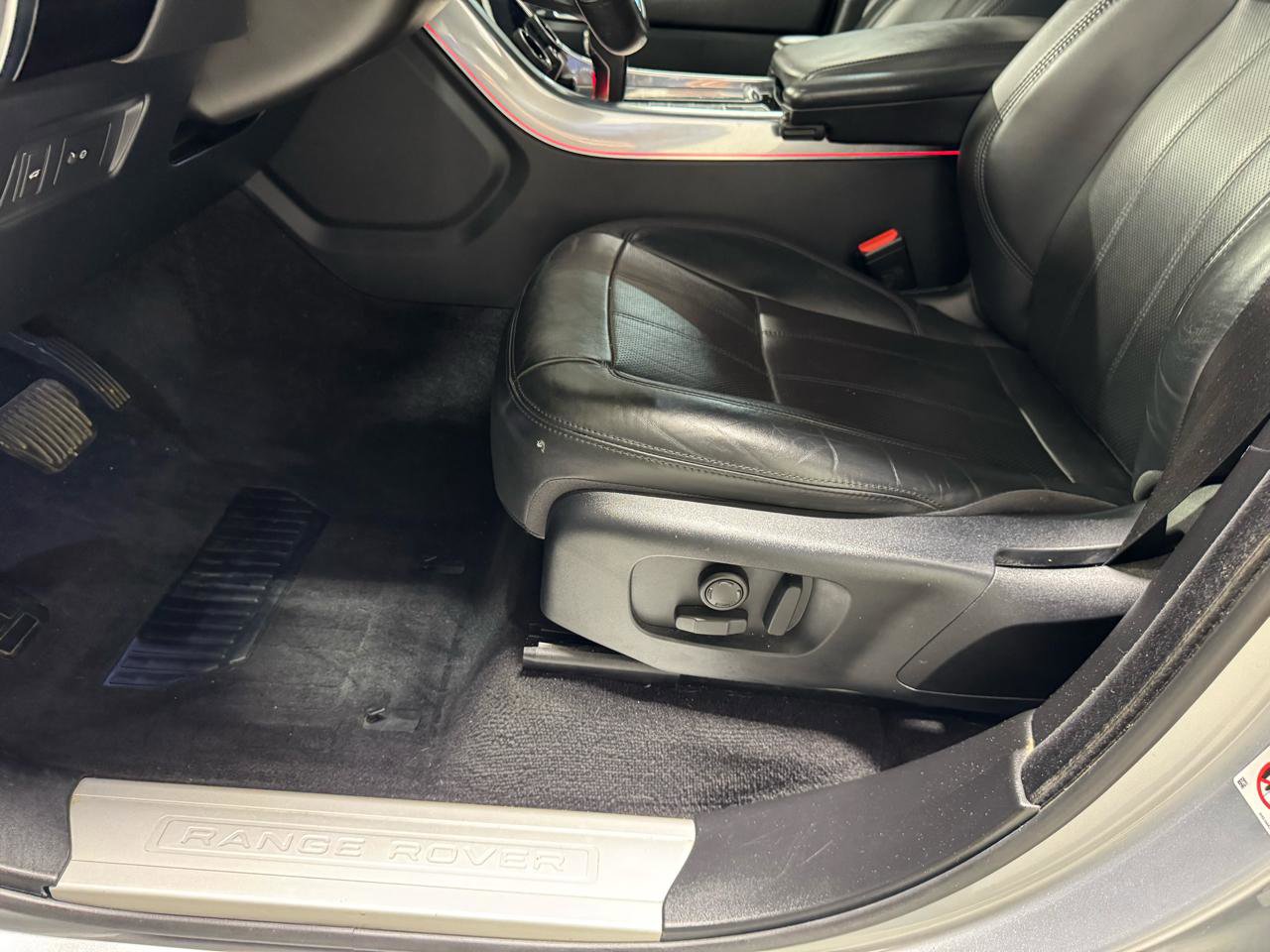 Used 2019 Land Rover Range Rover Sport HSE AWD/4WD image 21