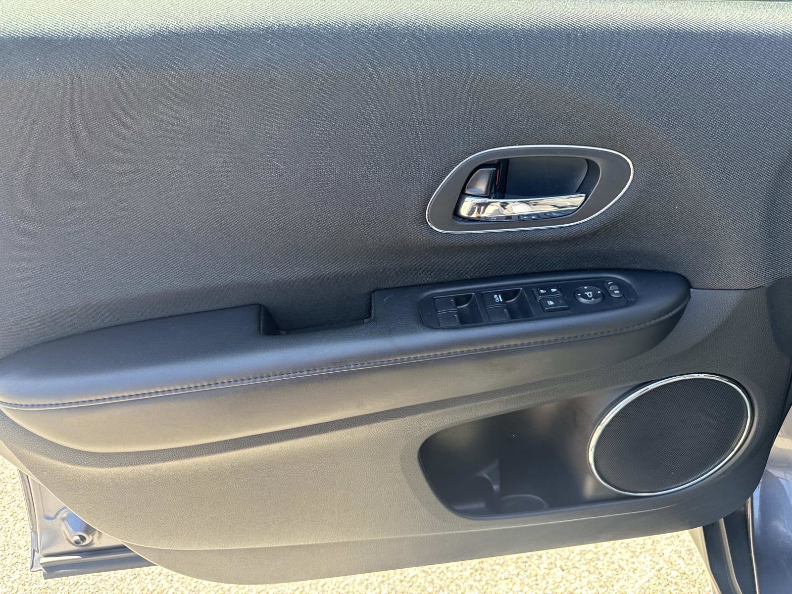 Used 2022 Honda HR-V EX image 12