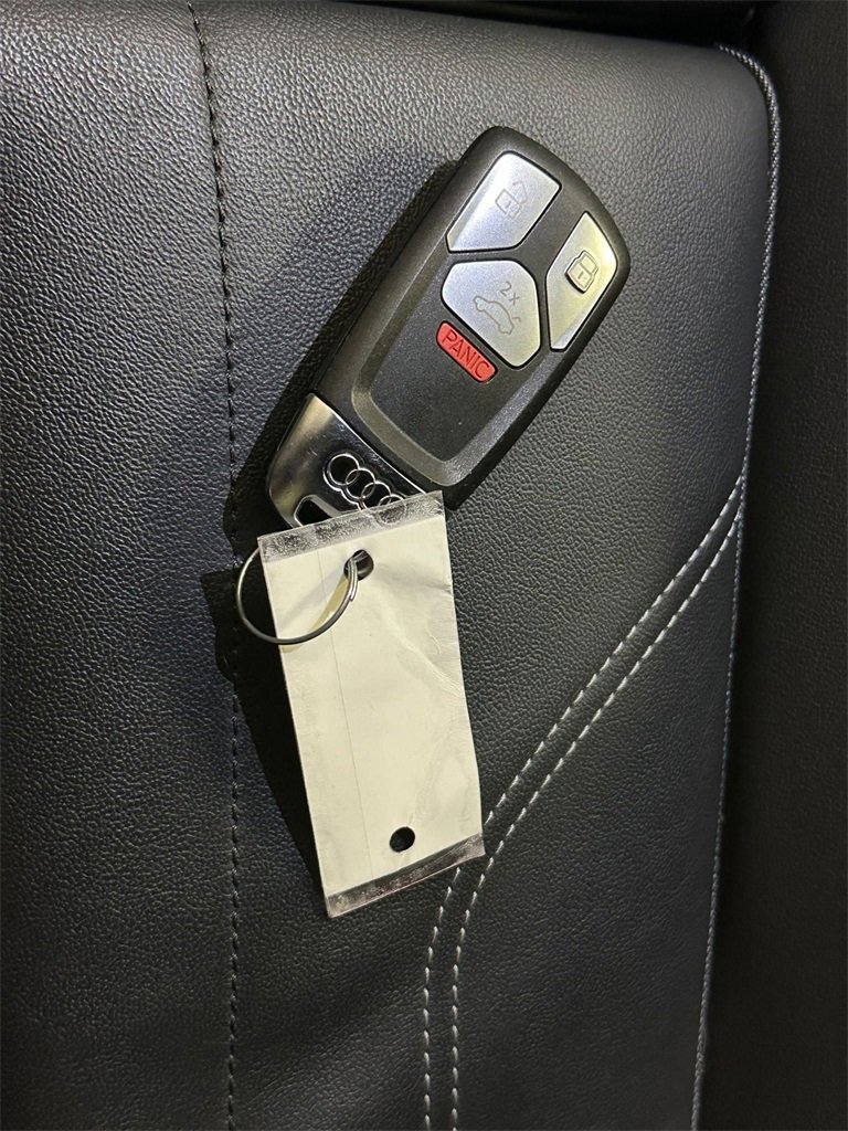 Used 2024 Audi Q5 2.0T Premium w/ Convenience Package image 32