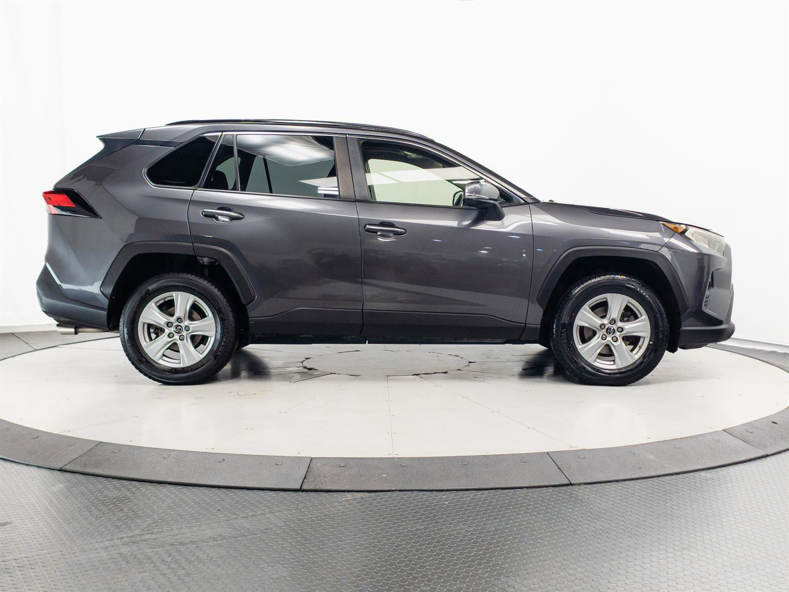 Used 2019 Toyota RAV4 XLE AWD/4WD image 13