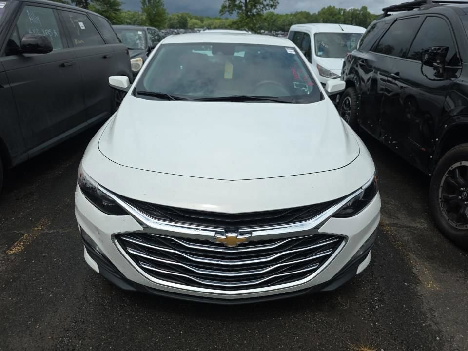 Used 2024 Chevrolet Malibu LT FWD image 2