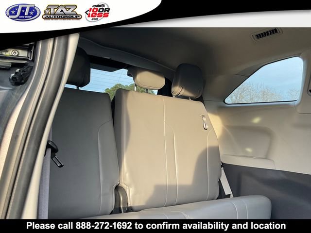Used 2022 Toyota Sienna XLE image 14