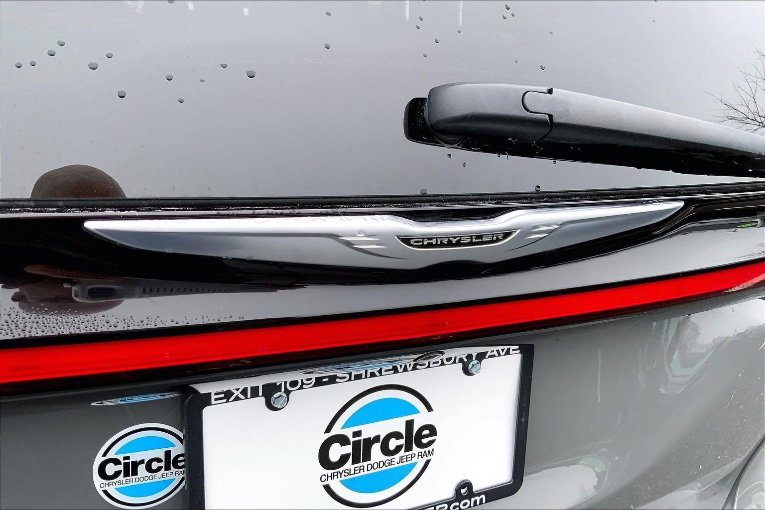 Certified 2023 Chrysler Pacifica Touring-L image 8