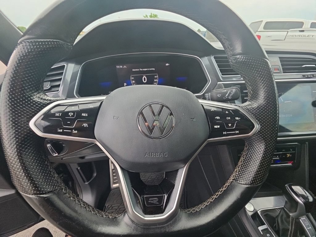 Used 2023 Volkswagen Tiguan SE R-Line AWD/4WD image 17