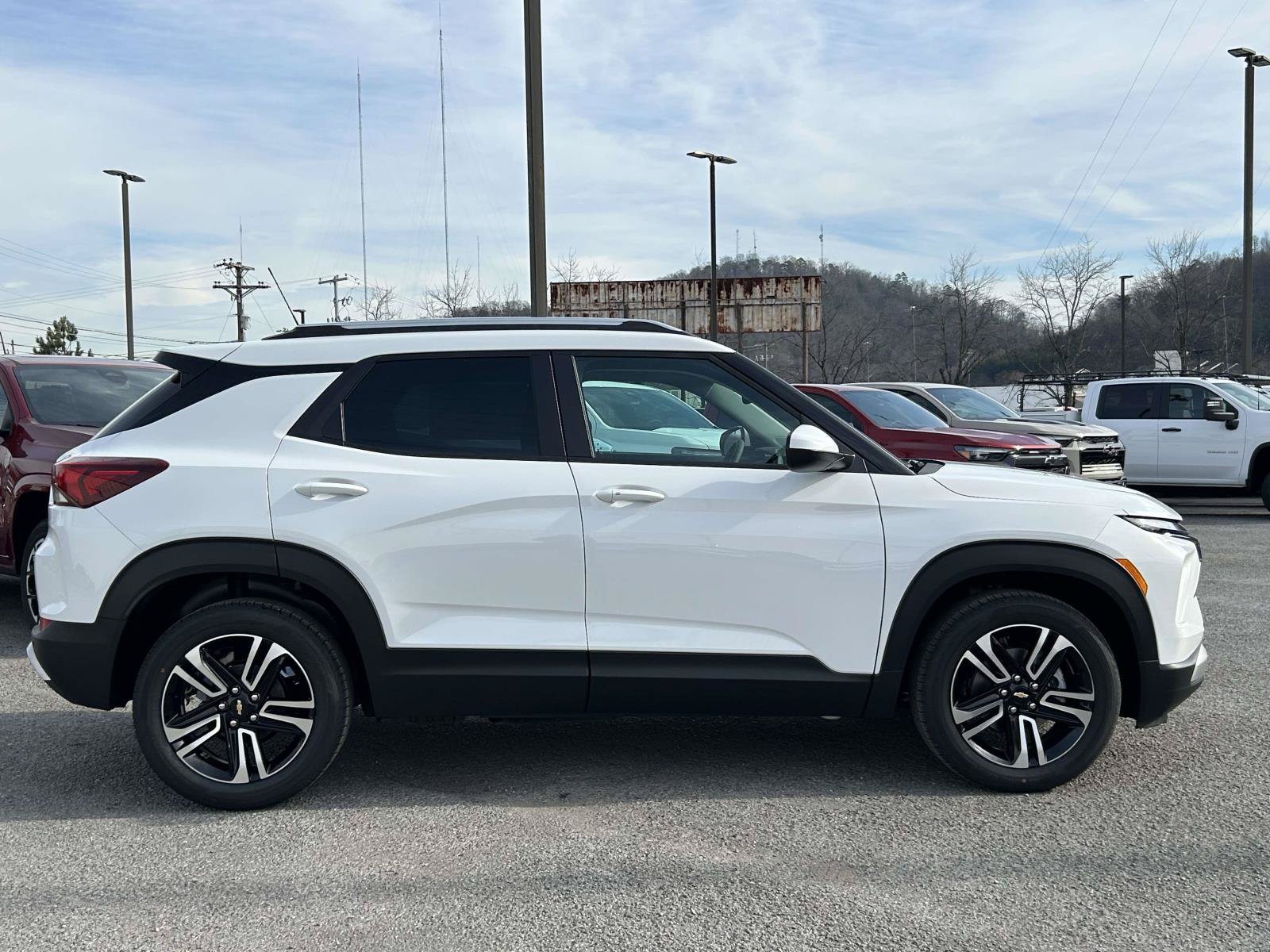 New 2026 Chevrolet TrailBlazer LT w/ Convenience Package FWD image 2