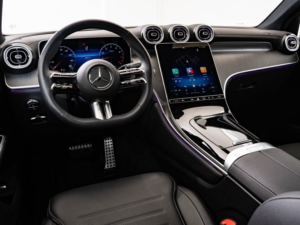 Certified 2025 Mercedes-Benz GLC 300 4MATIC image 4