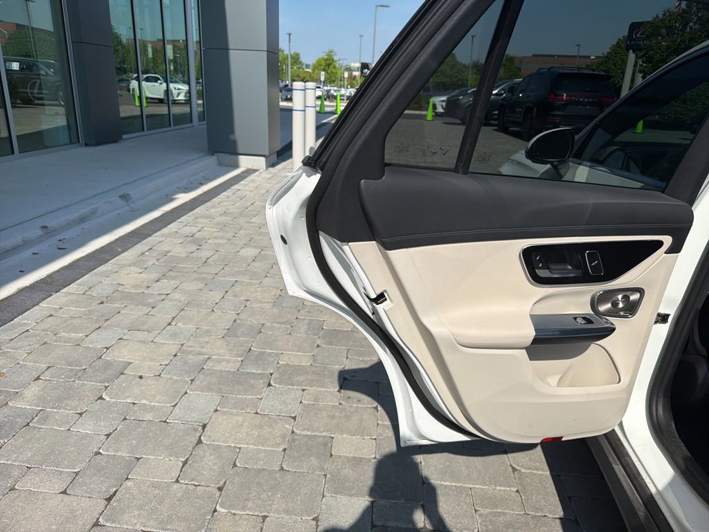 Used 2023 Mercedes-Benz GLC 300 4MATIC image 27