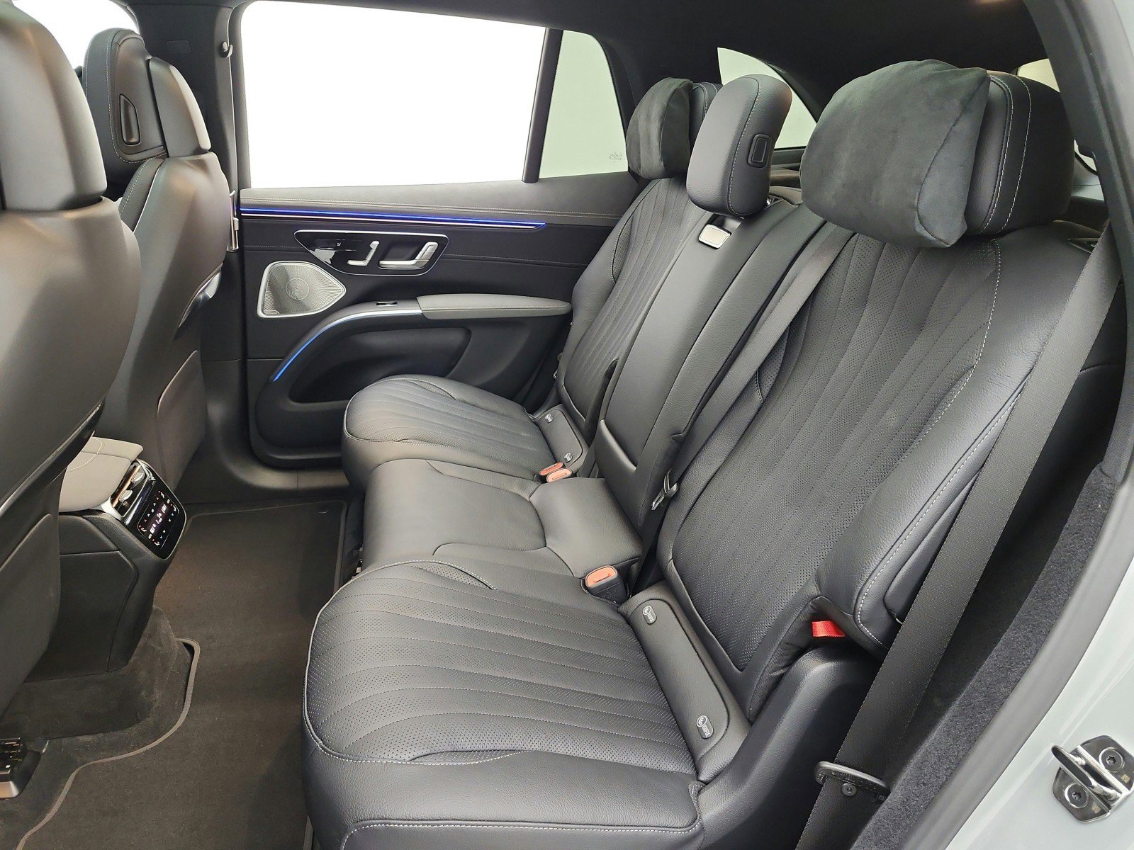 New 2026 Mercedes-Benz EQS 400 4MATIC SUV image 11