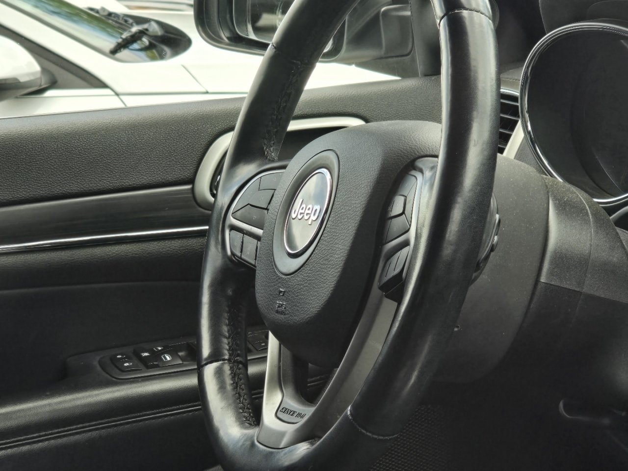 Used 2021 Jeep Grand Cherokee Limited AWD/4WD image 18