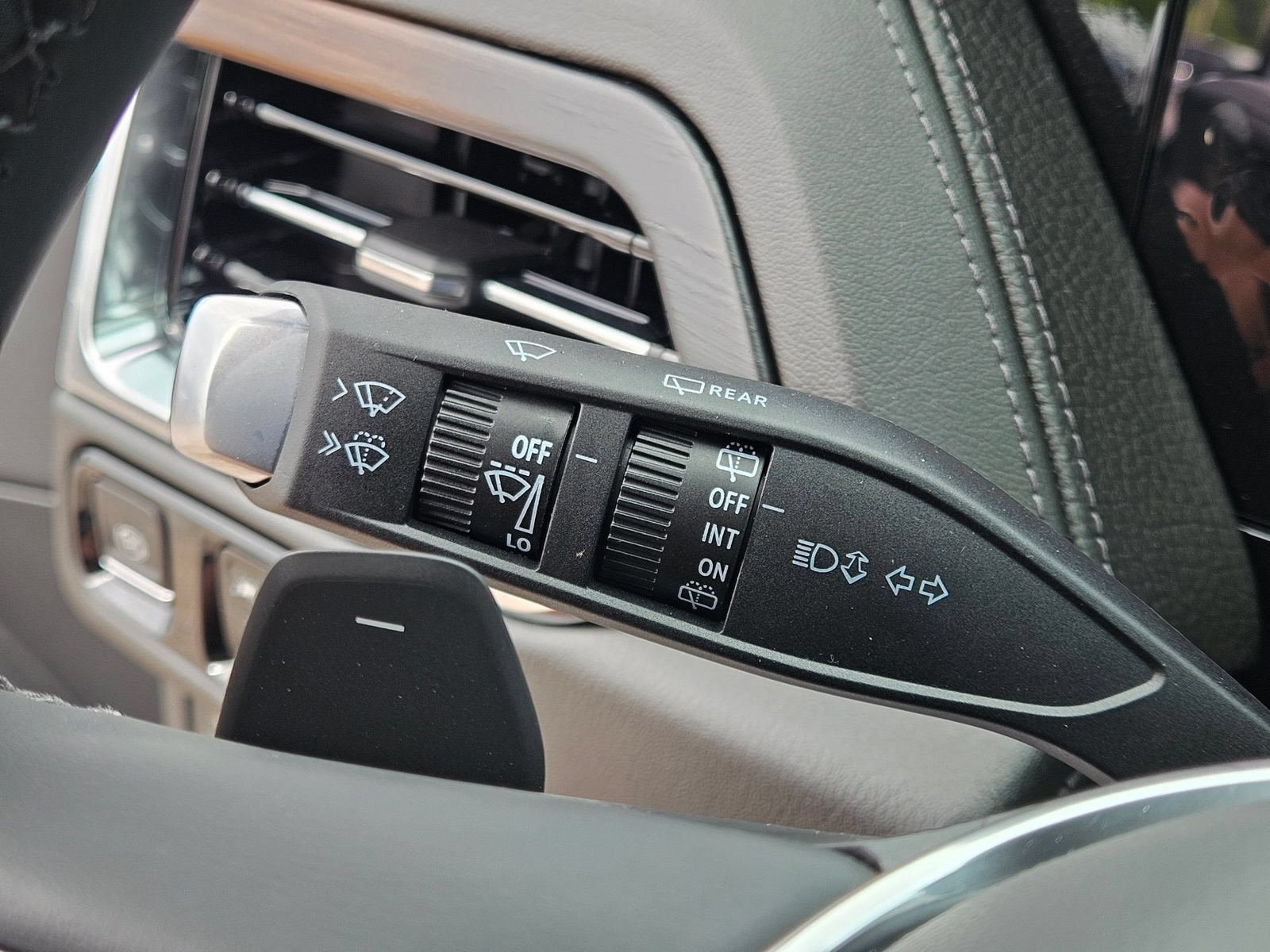 New 2026 GMC Yukon Denali AWD/4WD image 13
