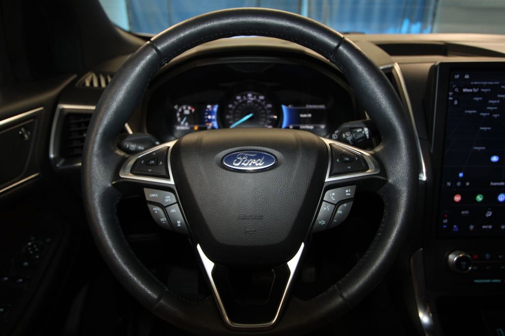 Used 2022 Ford Edge Titanium w/ Equipment Group 301A AWD/4WD image 11