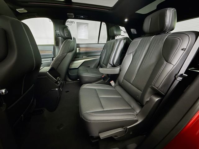 Used 2026 Cadillac Vistiq Sport w/ LPO, Floor Liner Package image 28