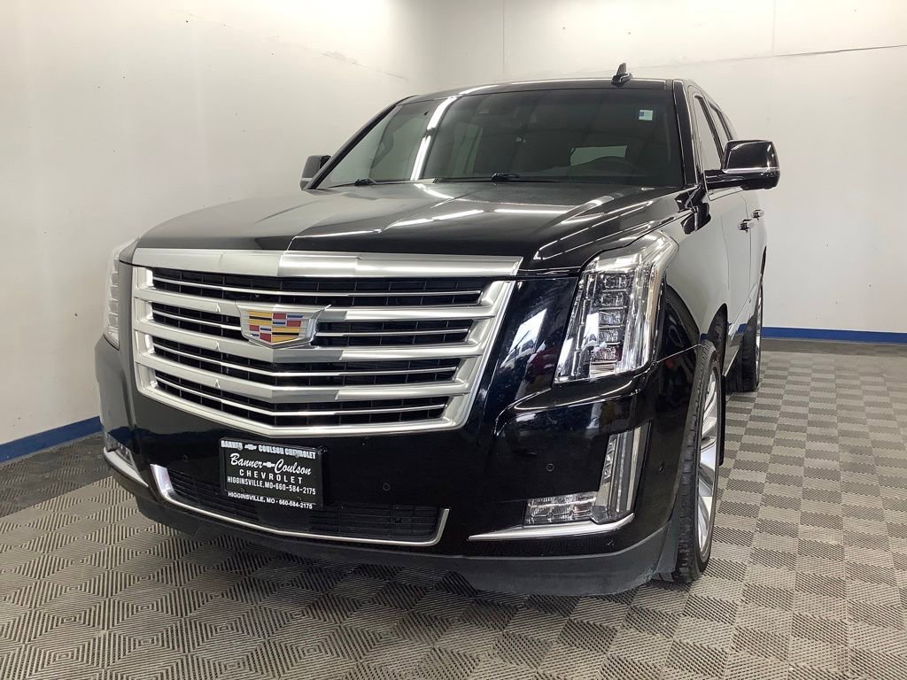 Used 2018 Cadillac Escalade Platinum image 2